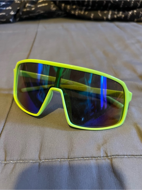 Body Glove Other - Body Glove Neon Yellow Mirrored Performance Sunglasses